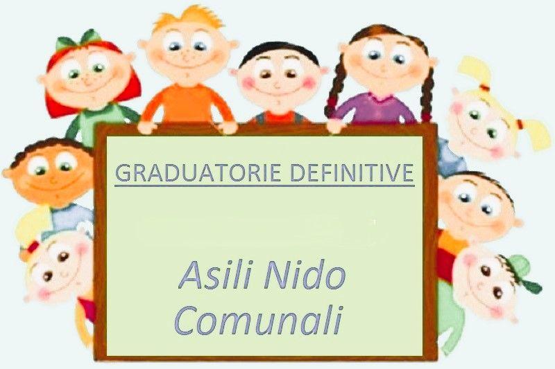 gruppo di bambini che sorridono
